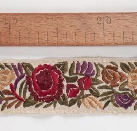 Vyšívaná stuha šantung růže vínovočervené