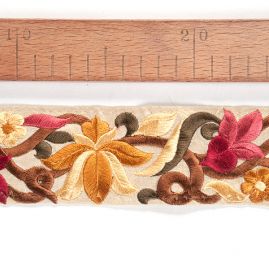 Vyšívaná stuha šantung užší květy červené/žluté