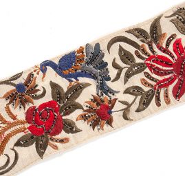 Vyšívaná stuha s rokailem a korálky pávi smetanová