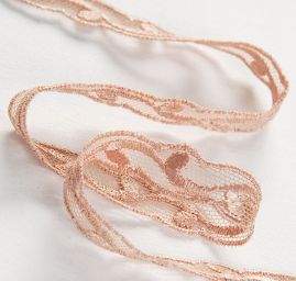 Krajka vsadka vyšívaná na tylu béžová vlnka