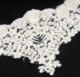 Krajka lem drobný romantický květinový vzor