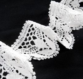 Krajka lem vzdušná geometrický vzor