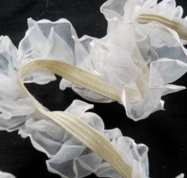 Organzová stuha volánková pružná slonová kost