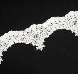 Krajka lem drobný romantický květinový vzor slonová kost