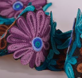 Porta retiazková výšivka kvety