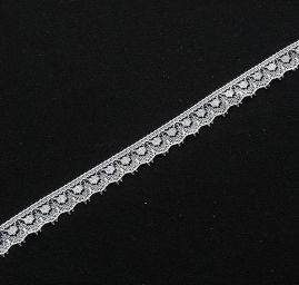 Krajka lem geometrický vzor bílostříbrná