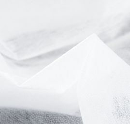 Vlizelín lepiace 160cm biely bodkovaná