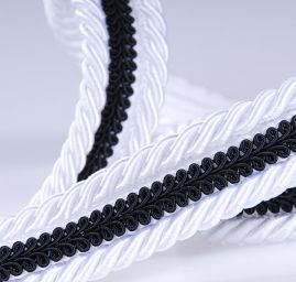 Galónové prámik v štýle chanel bieločierny