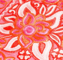 Šála pléd růžová s květinovou modrou výšivkou