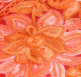 Šála pléd skořicová s květinovou růžovou výšivkou