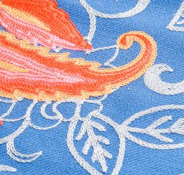 Šála pléd modrá s květinovou tm.šedou výšivkou