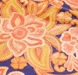 Šála pléd tm.modrá s květinovou výšivkou