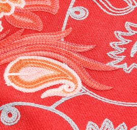 Šála pléd tm.červená s květinvou šedou výšivkou