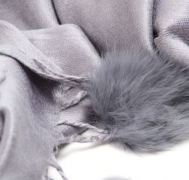 Šál zmes kašmír / hodváb s brmbolcami šedá