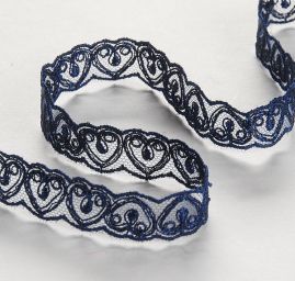 Krajková vsadka vyšívyná na tylu srdce modré