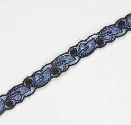 Krajková vsadka vyšívaná na tylu lístek modrý