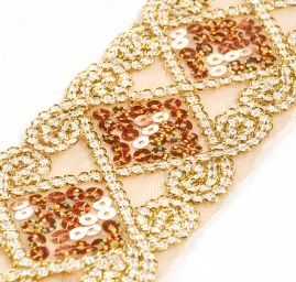 Krajka s výšivkou na tylu s flitry zlatorezavá