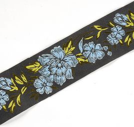 Stuha vyšívaná květy černá/sv. modrá široká