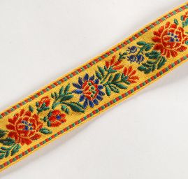 Stuha krojová vyšívaná žlutá drobný vzor  2,5cm