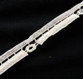 Krajka lemovací hrubá slonová kost geometric