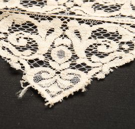 Pružná krajka lem ornament pastel žlutá