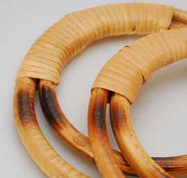 Ucho na tašky drevo / ratan spojené kruhy