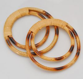 Ucho na tašky drevo / ratan spojené kruhy