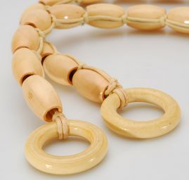 Ucho na tašky korálky drevo prírodné farby