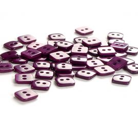 Knoflík perleťový dvoudírkový tvar čtverce lila