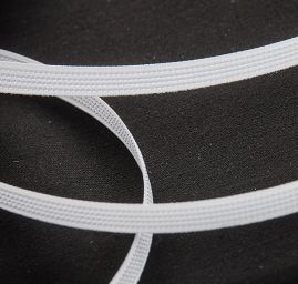 Kostice 8mm plast bílá