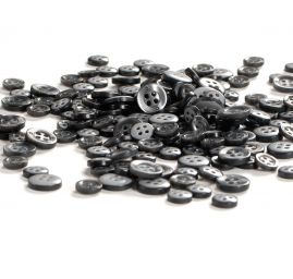 Knoflík plastový kulatý čtyřdírkový 18" antracit lesklý ck
