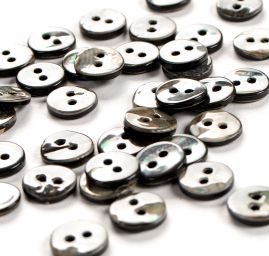 Knoflík perleťový dvoudírkový šedomodrý malý