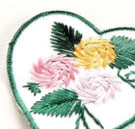 Nášivka srdce bílá