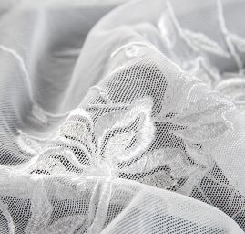 Krajka výšivka na tylu vzor květin slonová kost