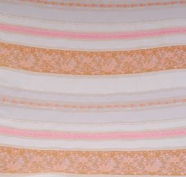 Látka taft s plastickou a žakárovou výšivkou 