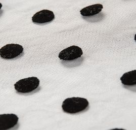 Tyl šatový sametový flock puntík černý