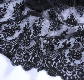 Efektní krajka vyšívaná na tylu černá II.jakost