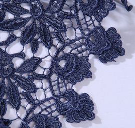Efektní hrubá krajka květinový vzor tmavě modrá