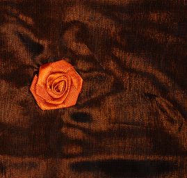 Organza růže skořicová