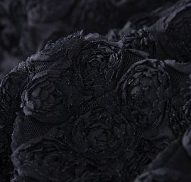 Efektní tyl se stužkovou aplikací motiv růže černá