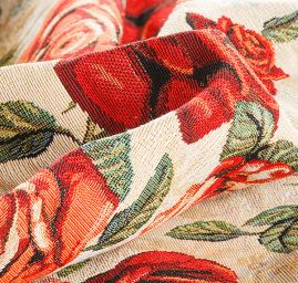 Dekorační látka růže na smetanovém podkladě