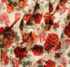 Dekorační látka růže na smetanovém podkladě