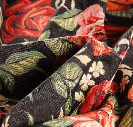 Dekorační látka růže na černém podkladě