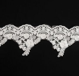 Krajka lem růže lomená bílá