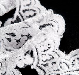 Krajka lem květy slonová kost