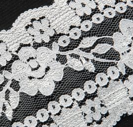 Krajkový lem širší lomená bílá oboustranná