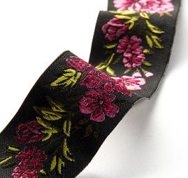 Stuha vyšívaná kvety čierna / ružová úzka