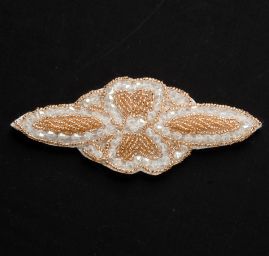 Korálková vsadka květinový motiv bílá/zlatá