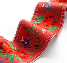 Stuha krojová vyšívaná černá 5cm 