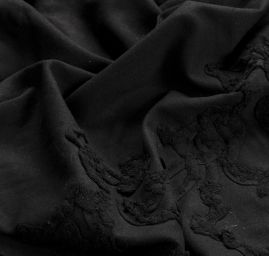 Len viskoza s plastickou aplikací černé barvy